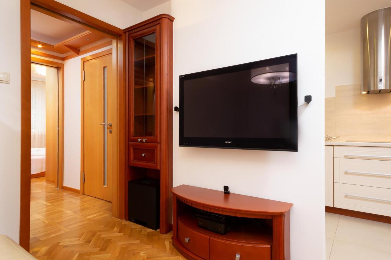 Two-Bedroom Family Apartment Esperanto Next To Klif By Noclegi Renters Warszawa Zewnętrze zdjęcie