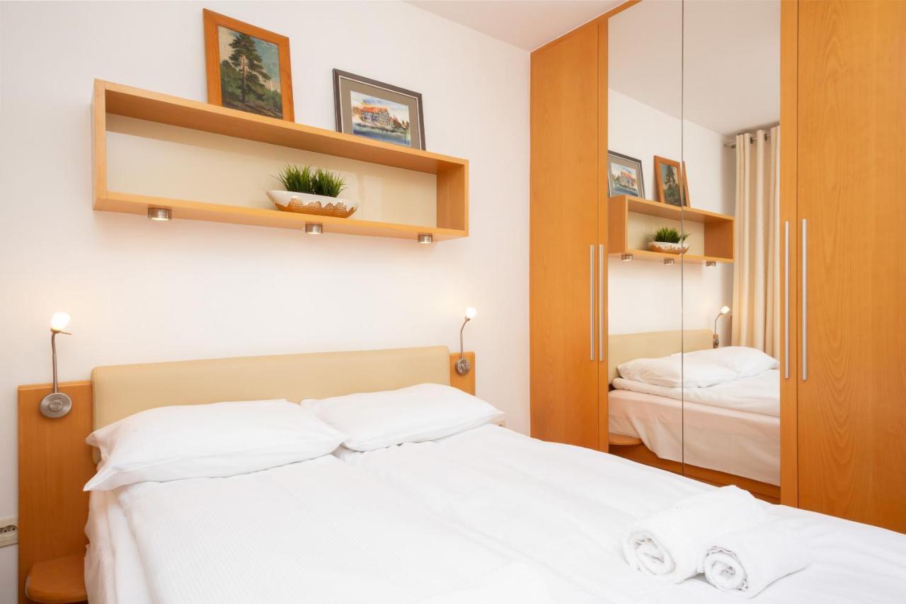 Two-Bedroom Family Apartment Esperanto Next To Klif By Noclegi Renters Warszawa Zewnętrze zdjęcie